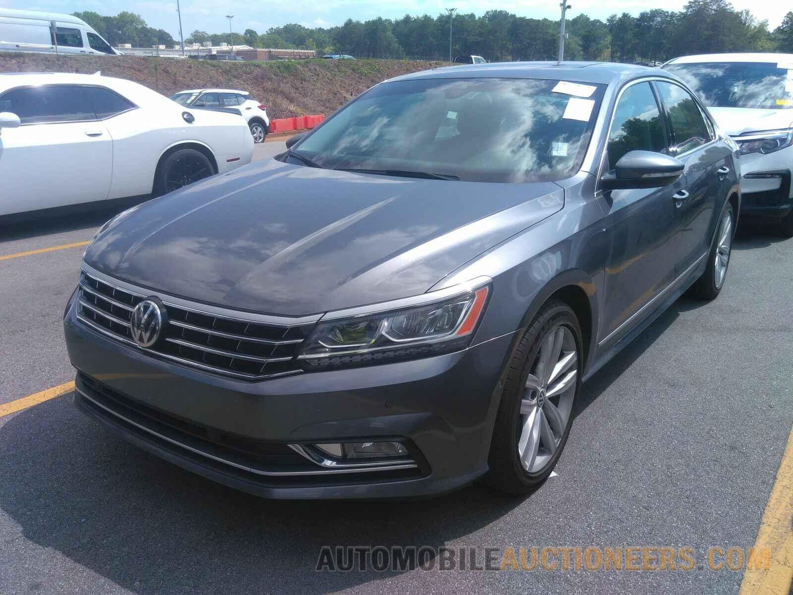 1VWCA7A32JC014992 Volkswagen Passat 2018