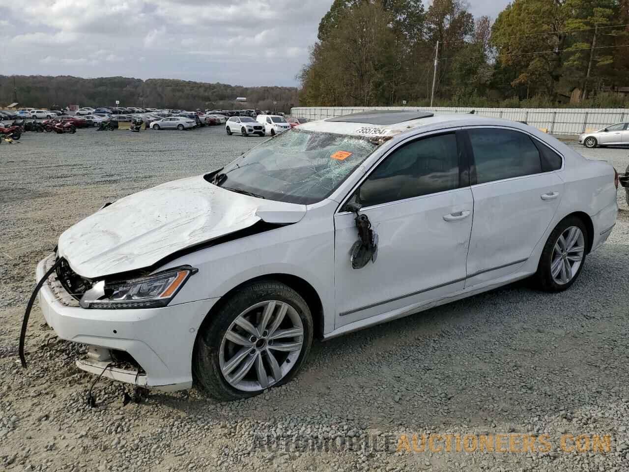 1VWCA7A35JC017563 VOLKSWAGEN PASSAT 2018