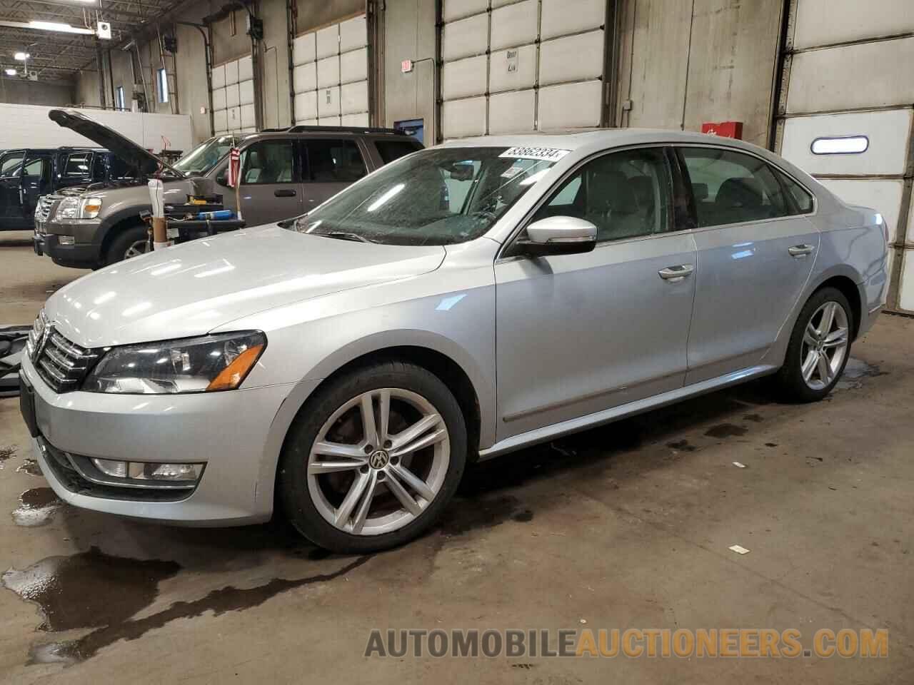 1VWCM7A32DC115462 VOLKSWAGEN PASSAT 2013