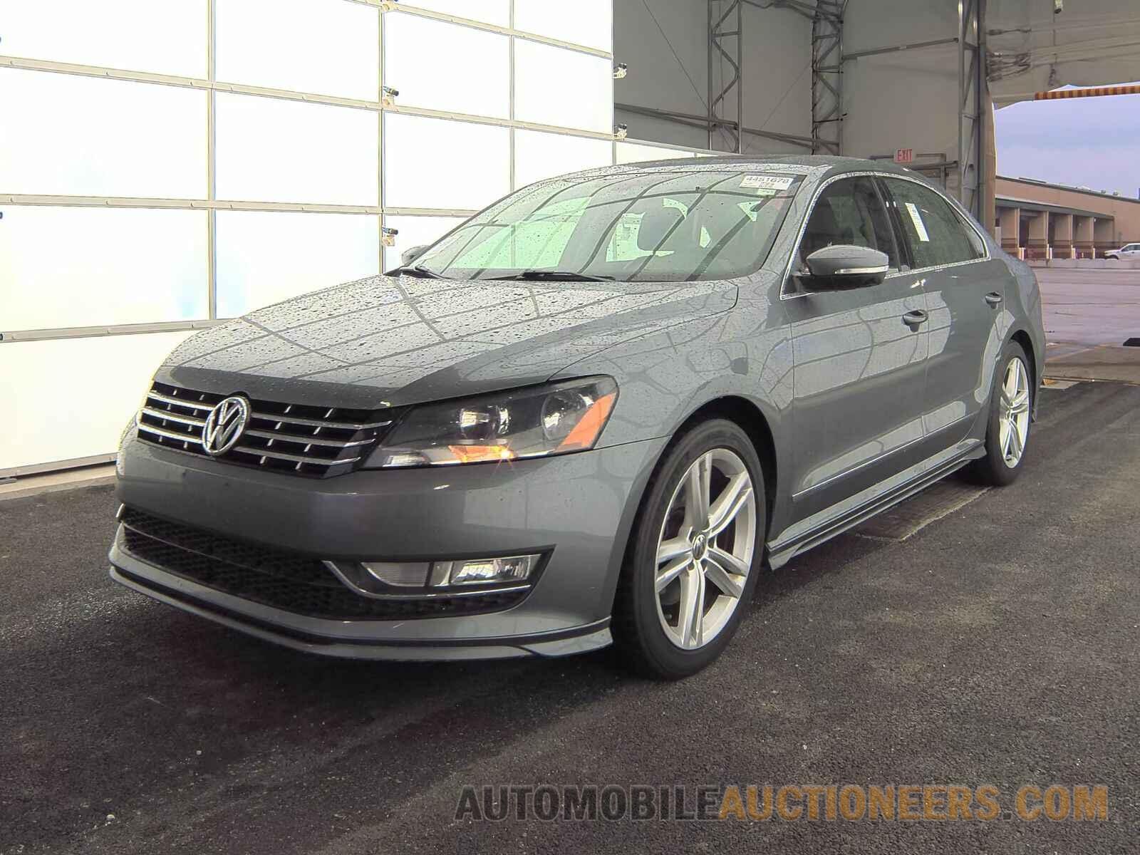 1VWCM7A33FC120589 Volkswagen Passat 2015