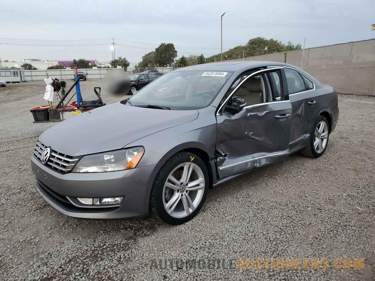 1VWCN7A36DC118586 VOLKSWAGEN PASSAT 2013