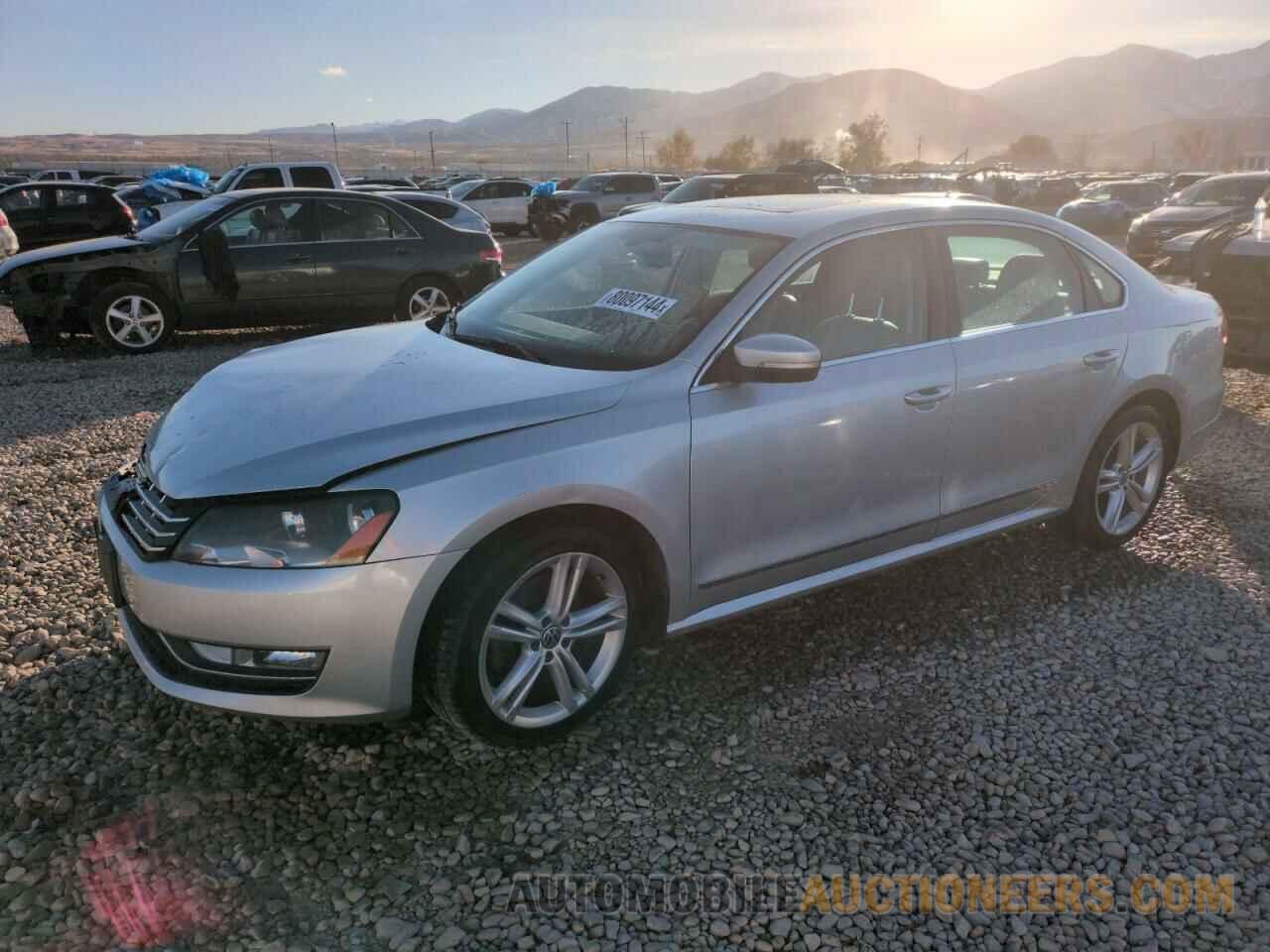 1VWCN7A38DC037685 VOLKSWAGEN PASSAT 2013