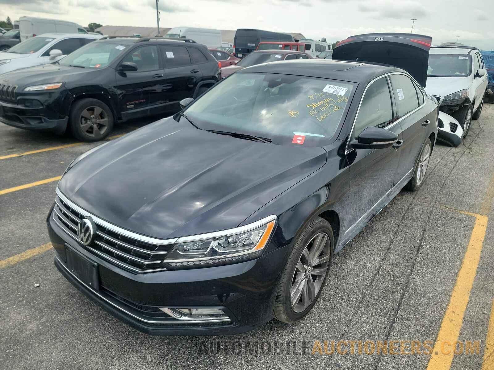 1VWCT7A38HC060122 Volkswagen Passat 2017