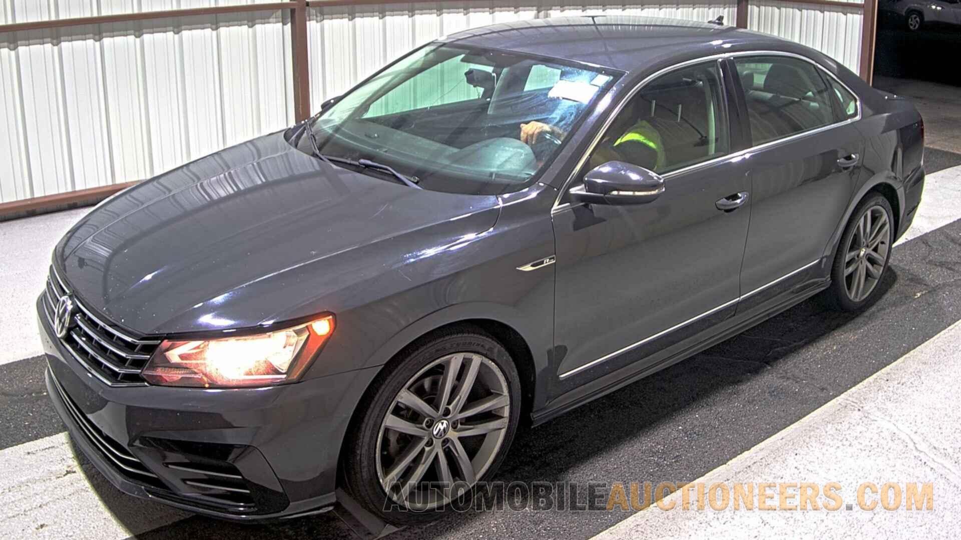 1VWDT7A30HC039446 Volkswagen Passat 2017