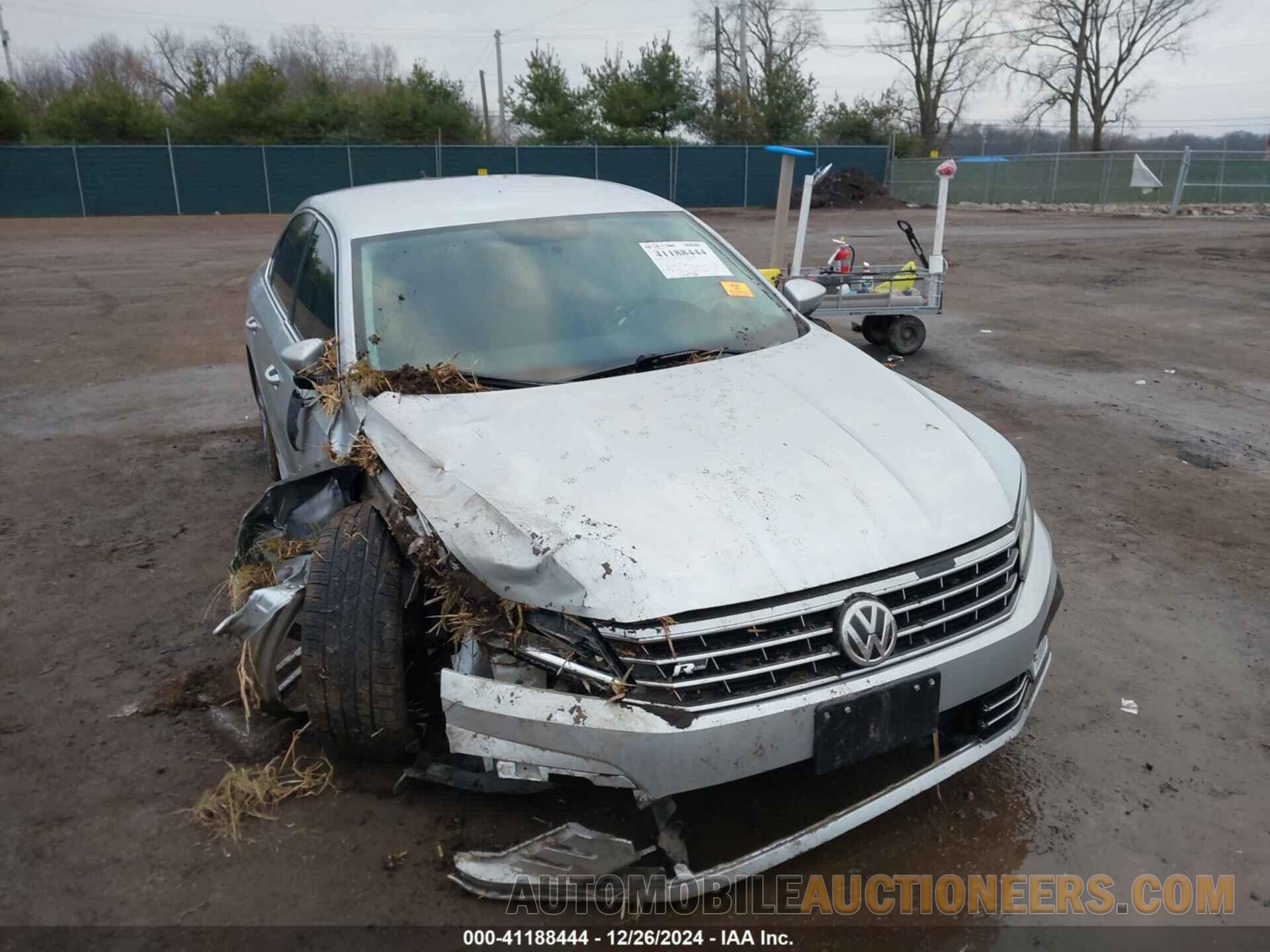 1VWDT7A31HC065604 VOLKSWAGEN PASSAT 2017