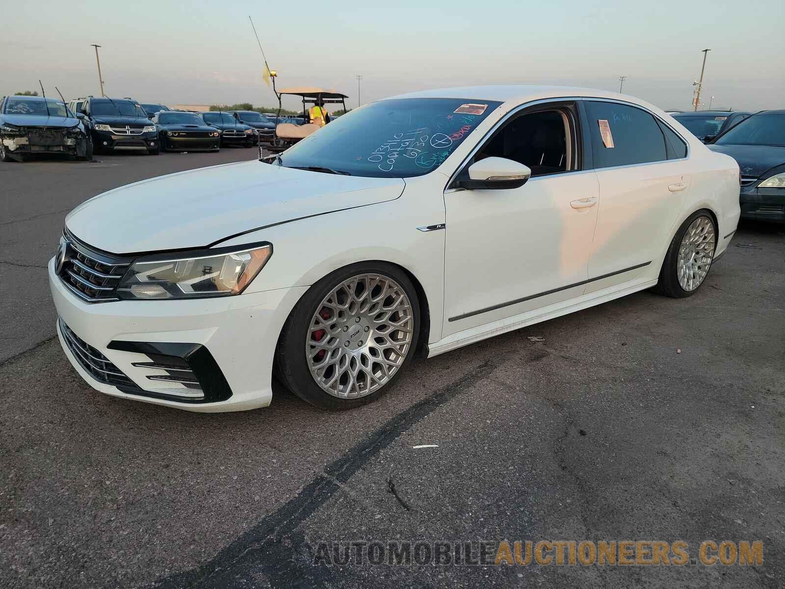 1VWDT7A33HC013410 Volkswagen Passat 2017