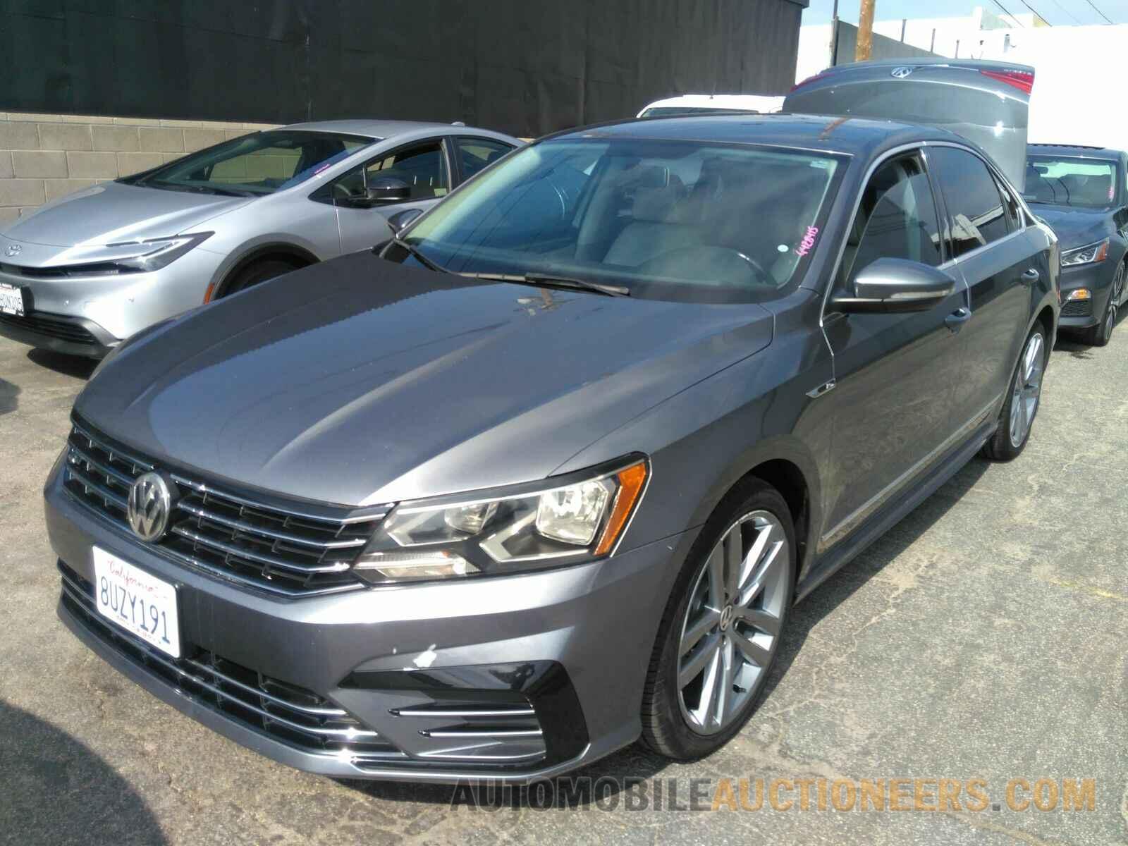 1VWDT7A33HC031082 Volkswagen Passat 2017