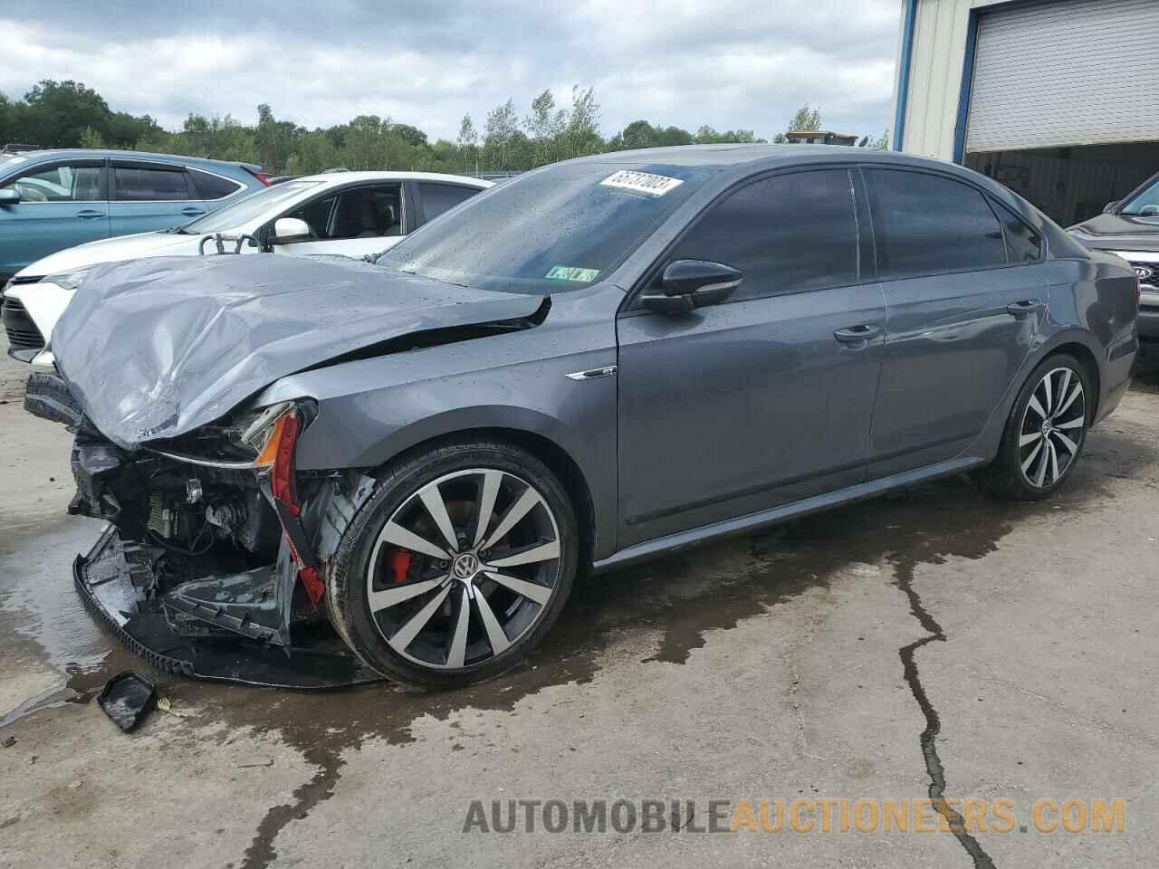 1VWJM7A30JC032227 VOLKSWAGEN PASSAT 2018