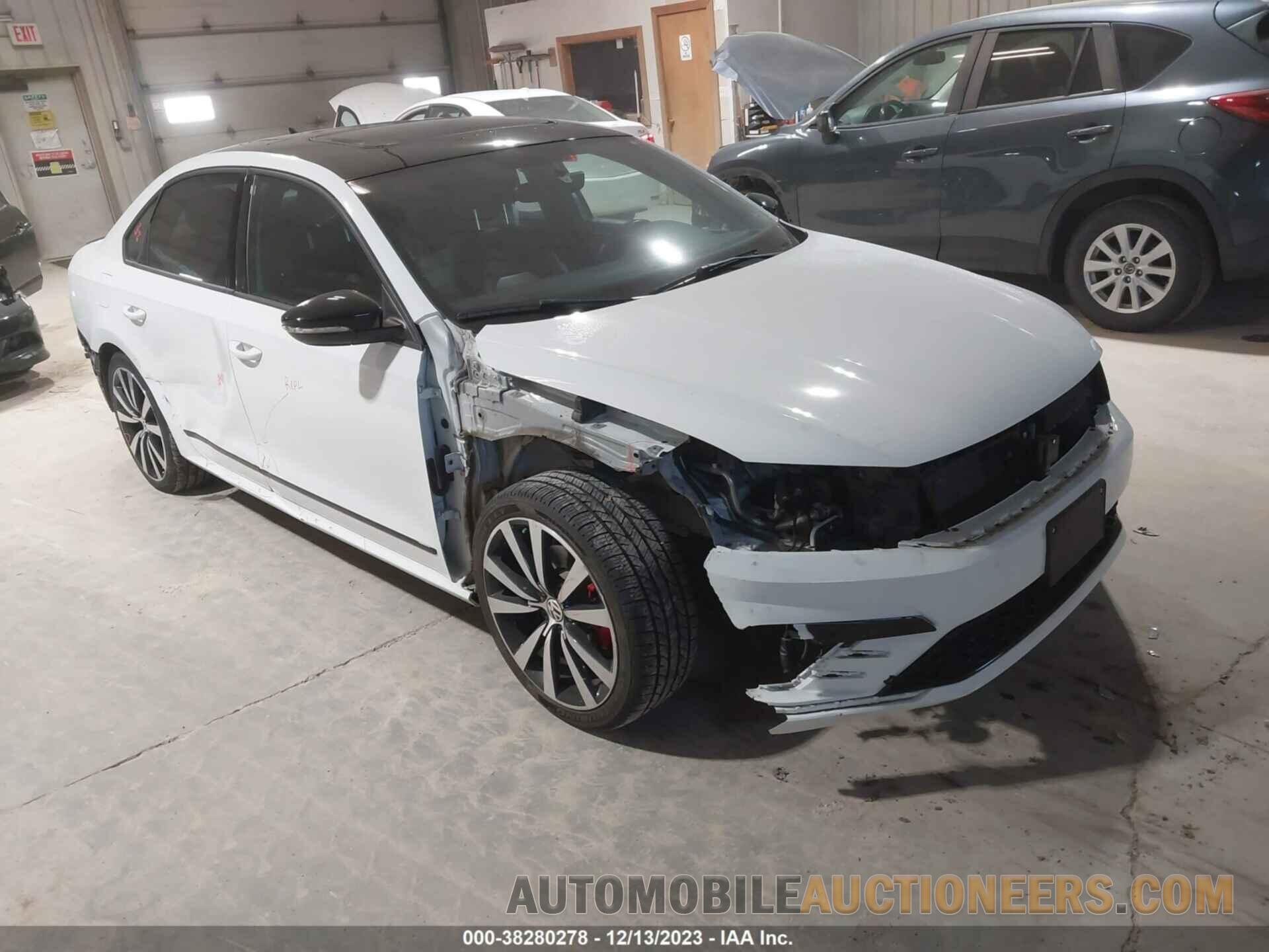 1VWJM7A31JC036173 VOLKSWAGEN PASSAT 2018