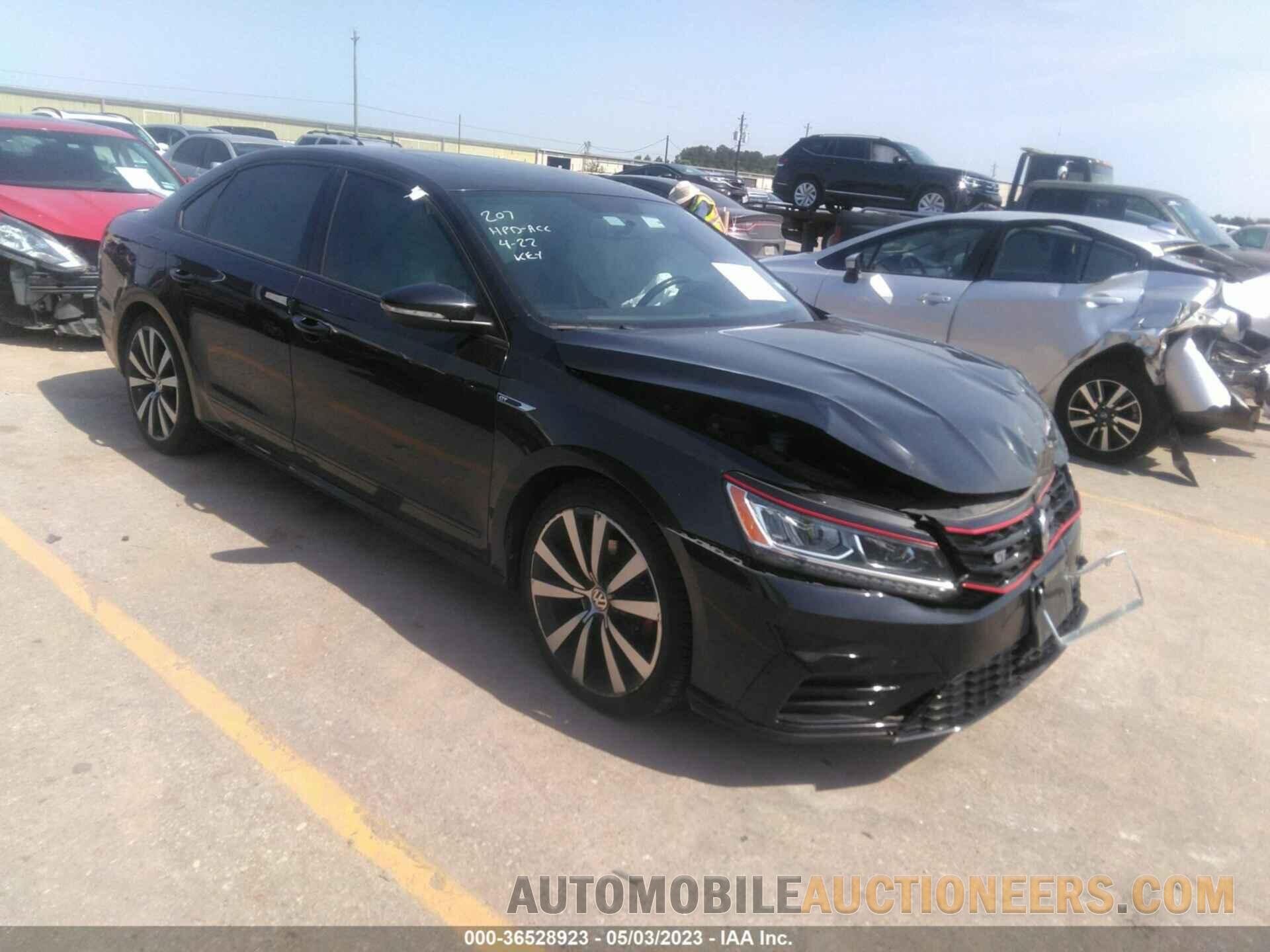 1VWJM7A32JC032729 VOLKSWAGEN PASSAT 2018