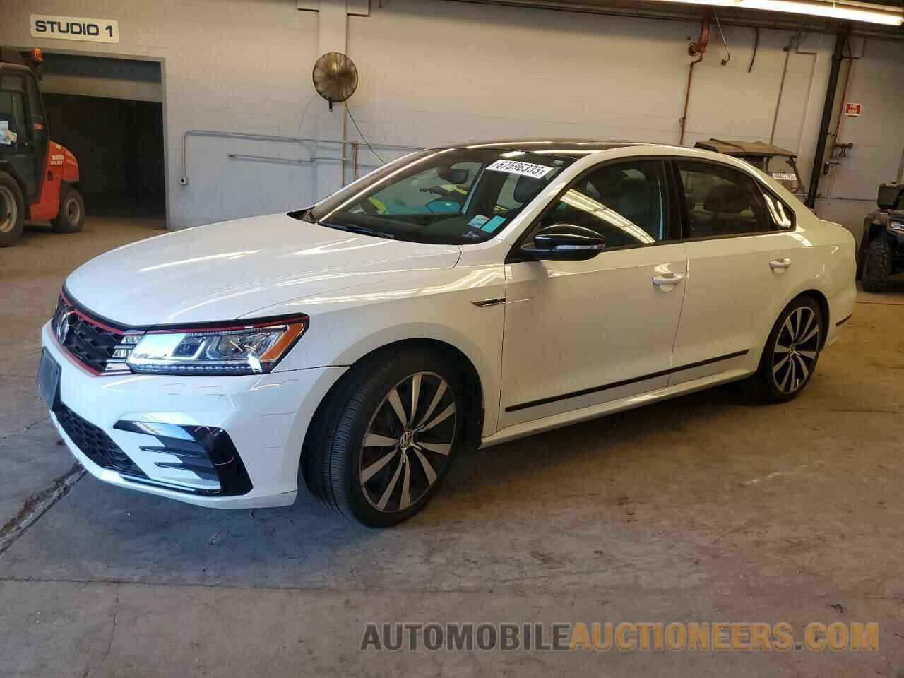 1VWJM7A32JC048607 VOLKSWAGEN PASSAT 2018