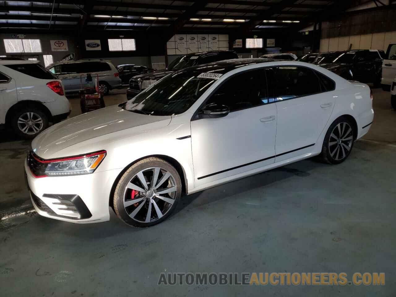 1VWJM7A38JC041435 VOLKSWAGEN PASSAT 2018