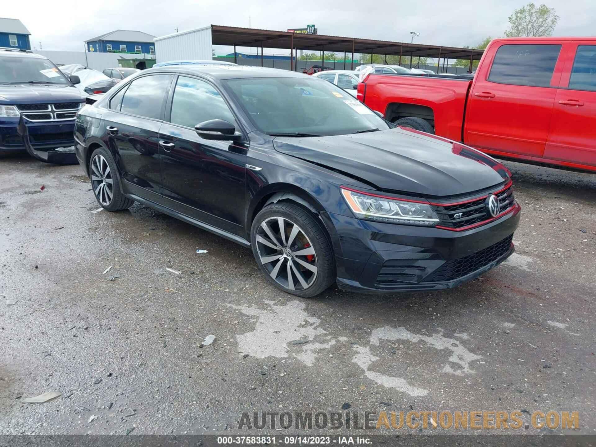 1VWJM7A39JC033621 VOLKSWAGEN PASSAT 2018