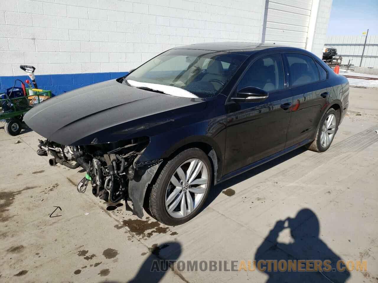 1VWLA7A31KC008151 VOLKSWAGEN PASSAT 2019