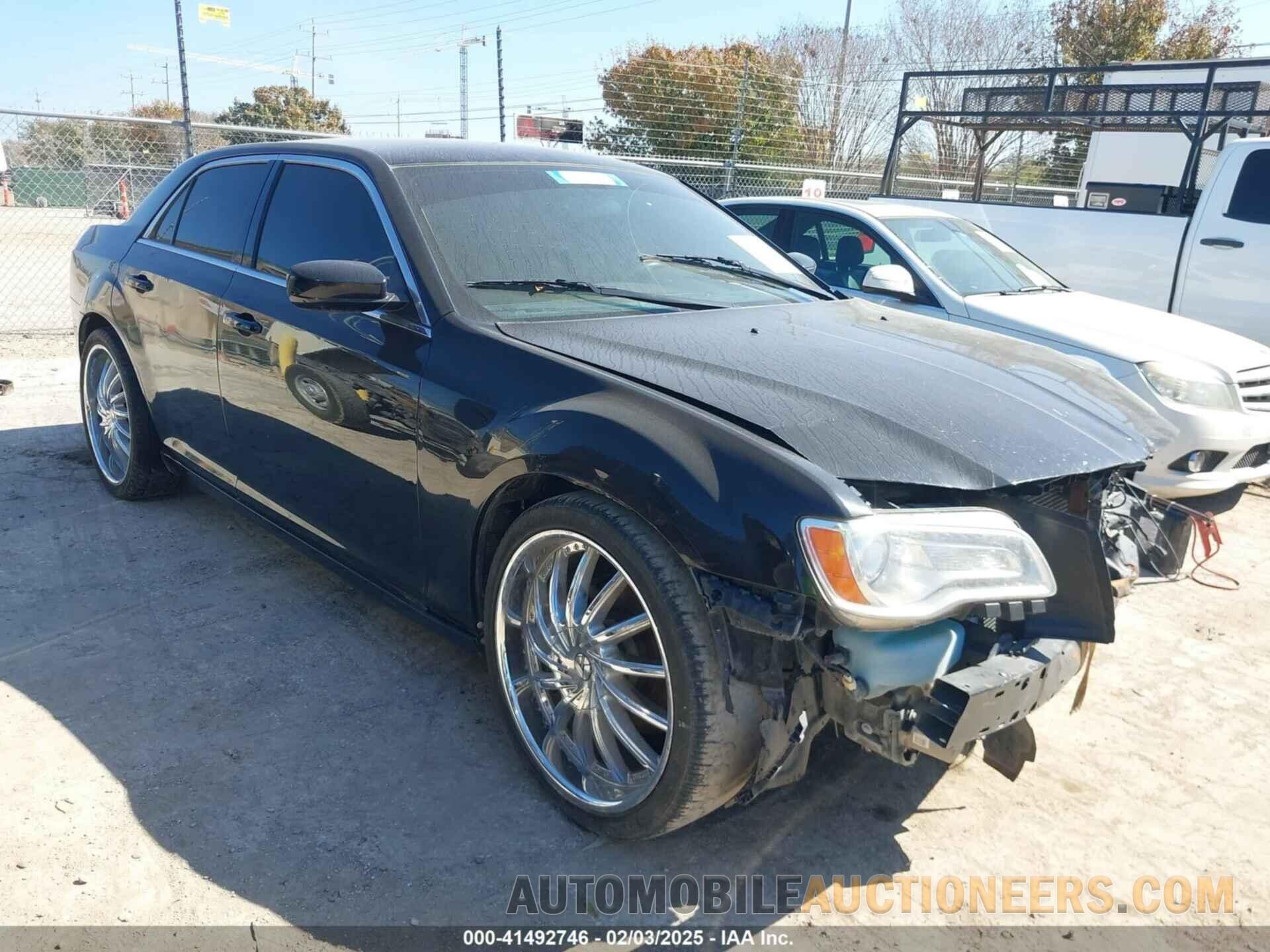 2C3CCAAG1CH104572 CHRYSLER 300 2012