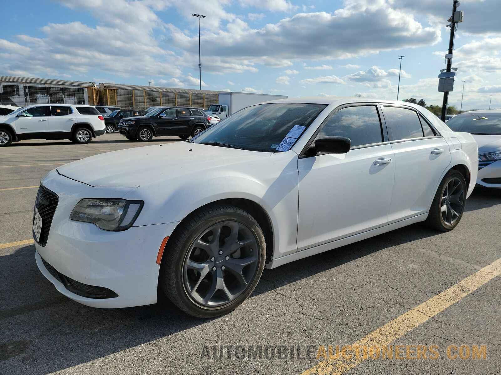 2C3CCAAG1NH241305 Chrysler 300 2022