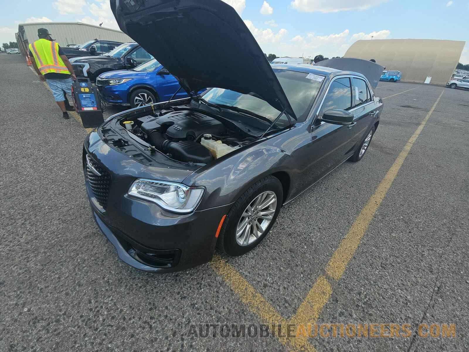 2C3CCAAG3HH552979 Chrysler 300 2017