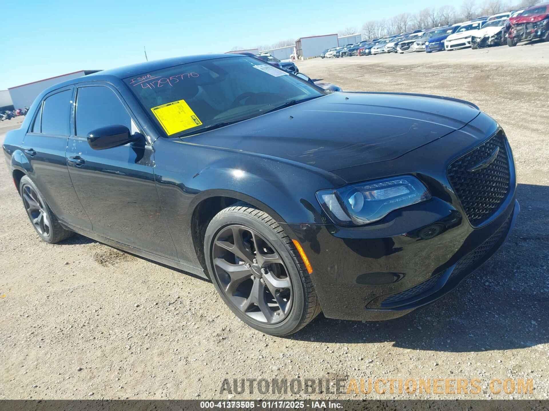 2C3CCAAG6PH620612 CHRYSLER 300 2023