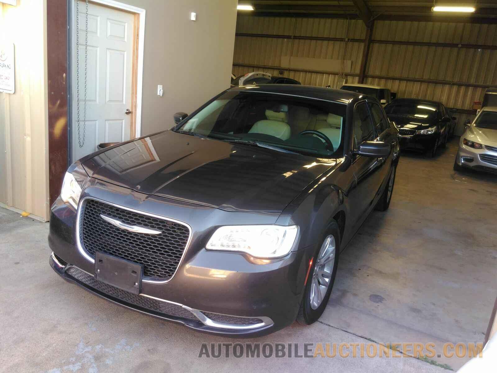 2C3CCAAG8HH608236 Chrysler 300 Limited 2017
