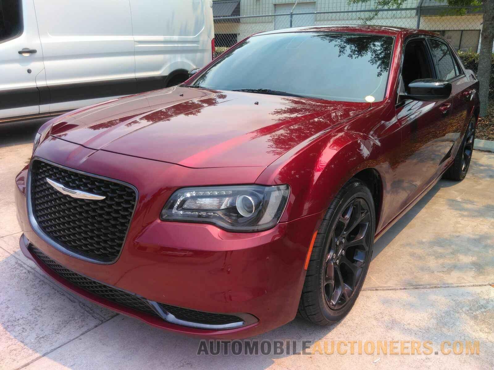 2C3CCAAG8KH590683 Chrysler 300 2019