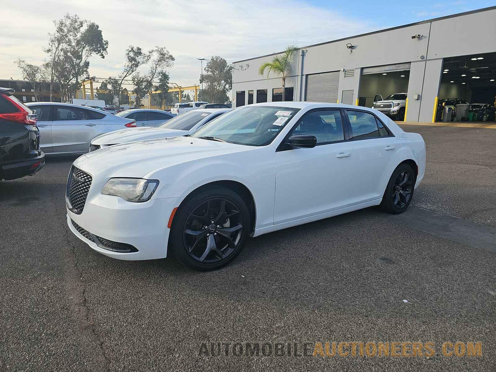 2C3CCAAG9NH225935 Chrysler 300 2022