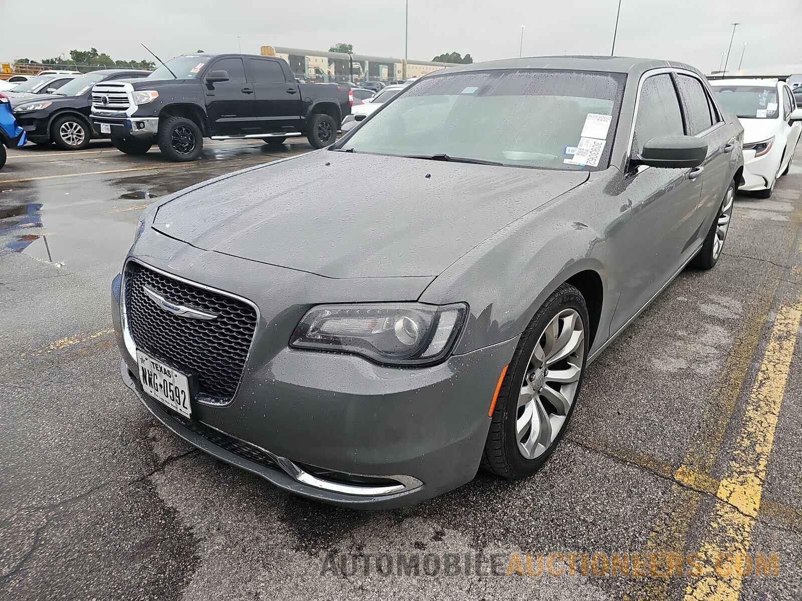 2C3CCAAGXHH646566 Chrysler 300 2017