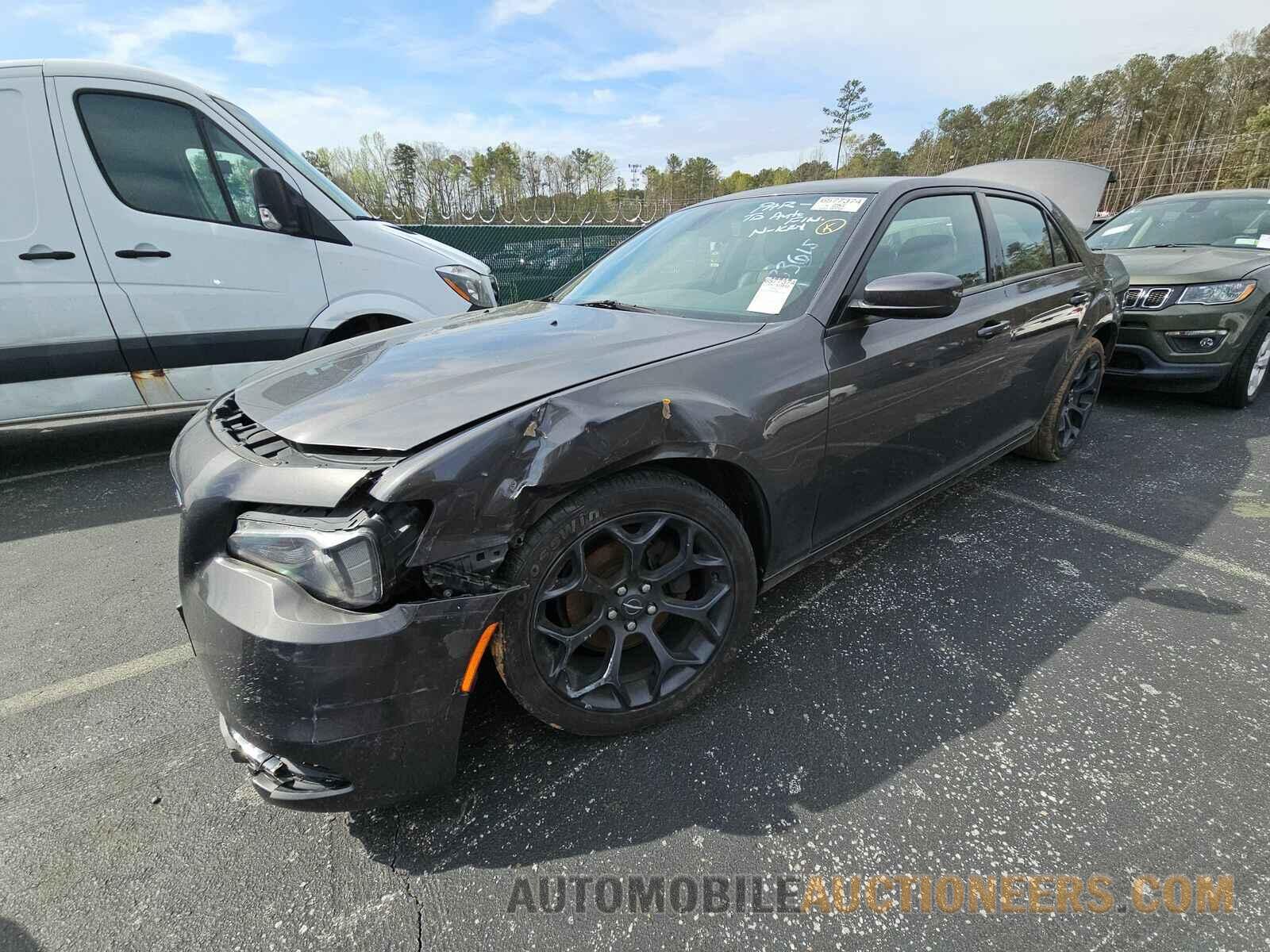 2C3CCABG5KH533615 Chrysler  2019