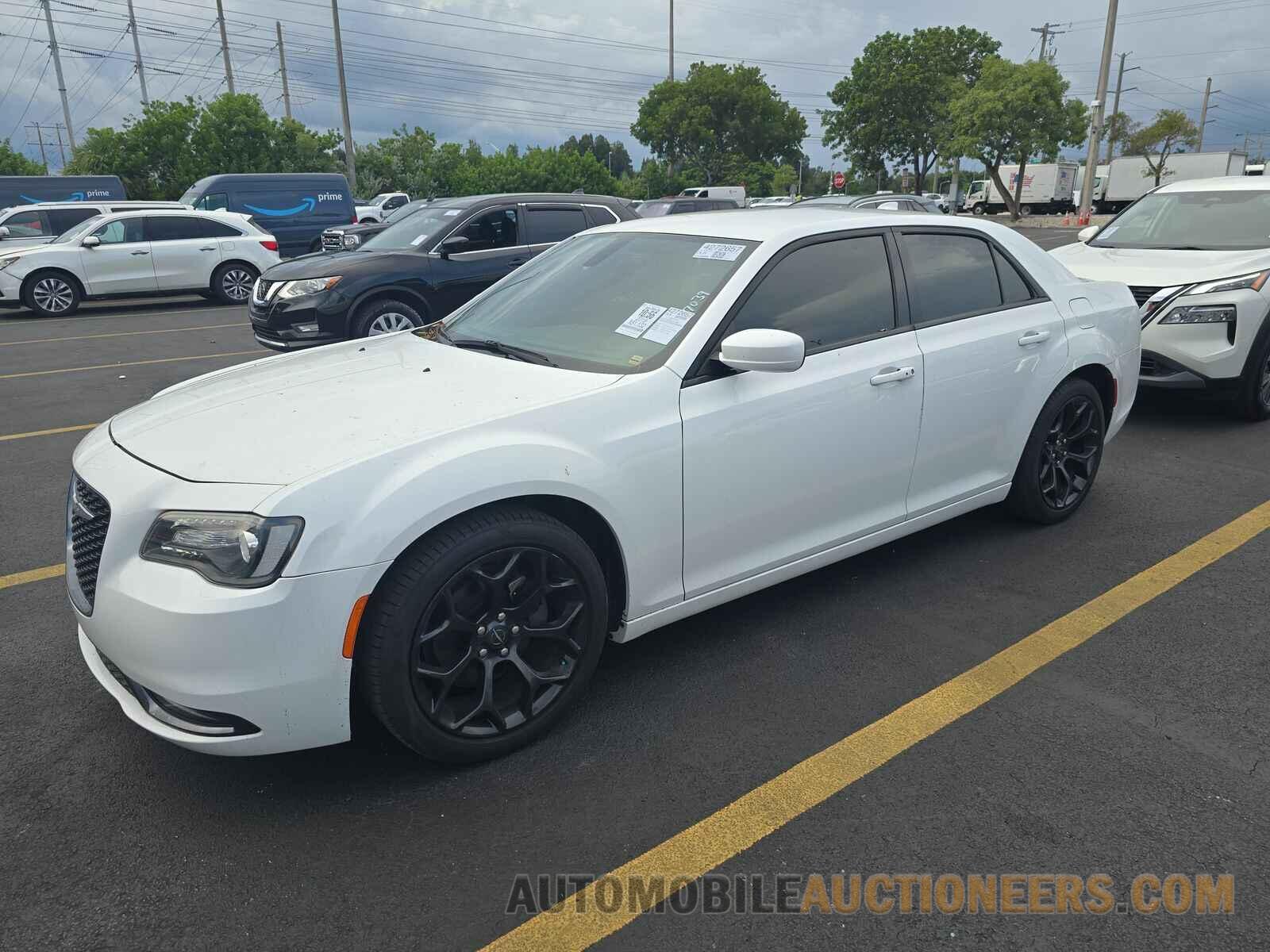 2C3CCABG6KH550620 Chrysler  2019