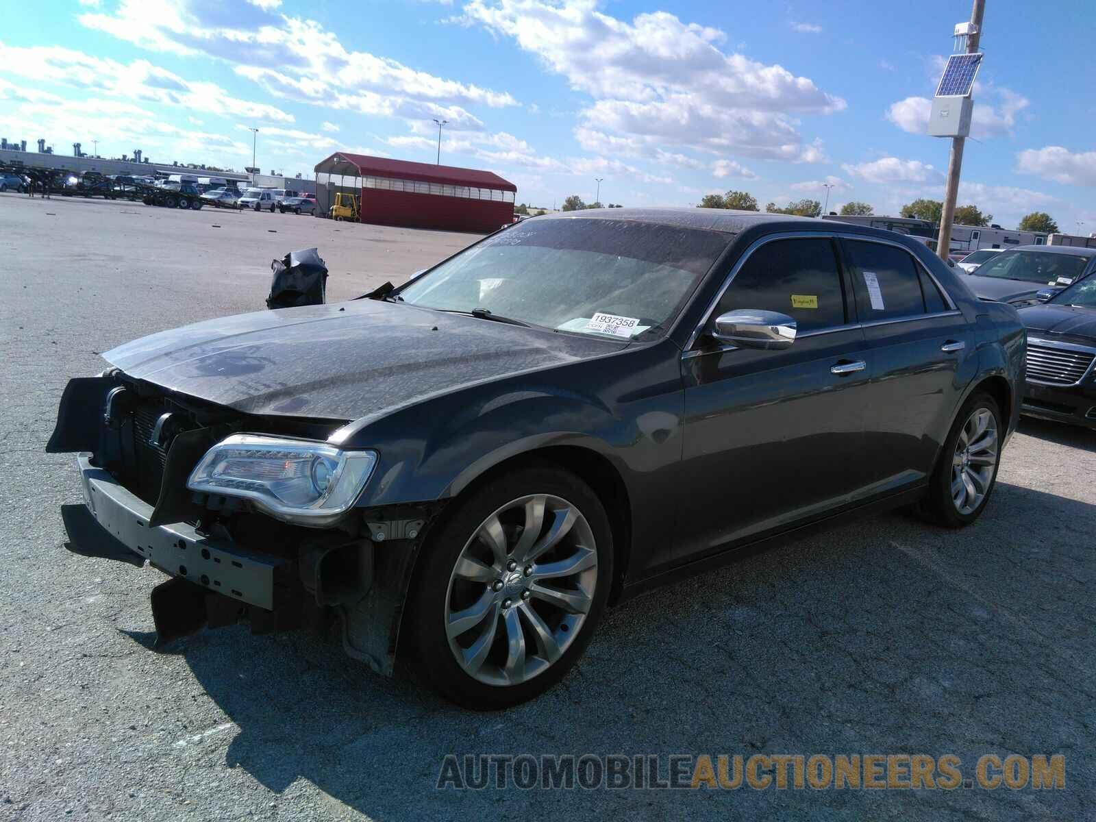 2C3CCAEG0KH563004 Chrysler 300 Limited 2019