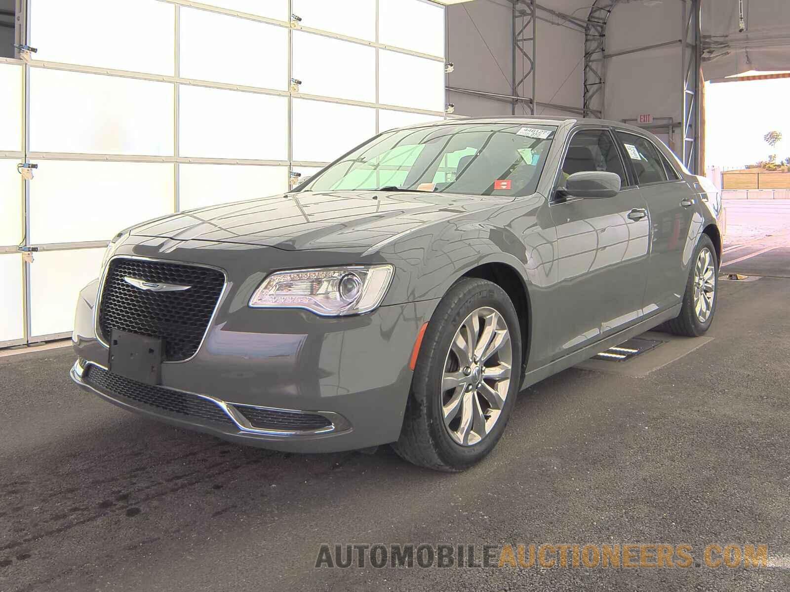 2C3CCARG0JH324786 Chrysler 300 2018