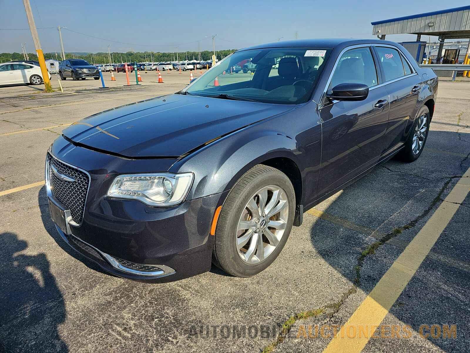 2C3CCARG2JH325020 Chrysler 300 2018