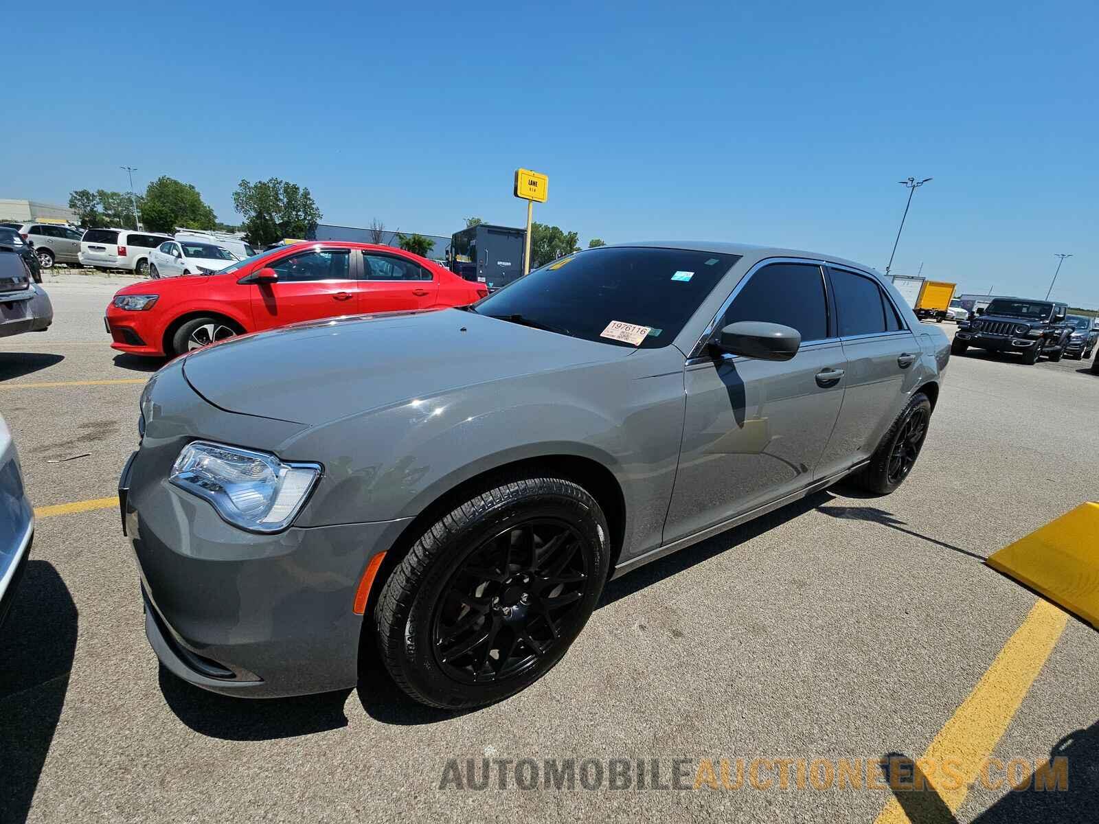 2C3CCARG7KH663174 Chrysler 300 2019