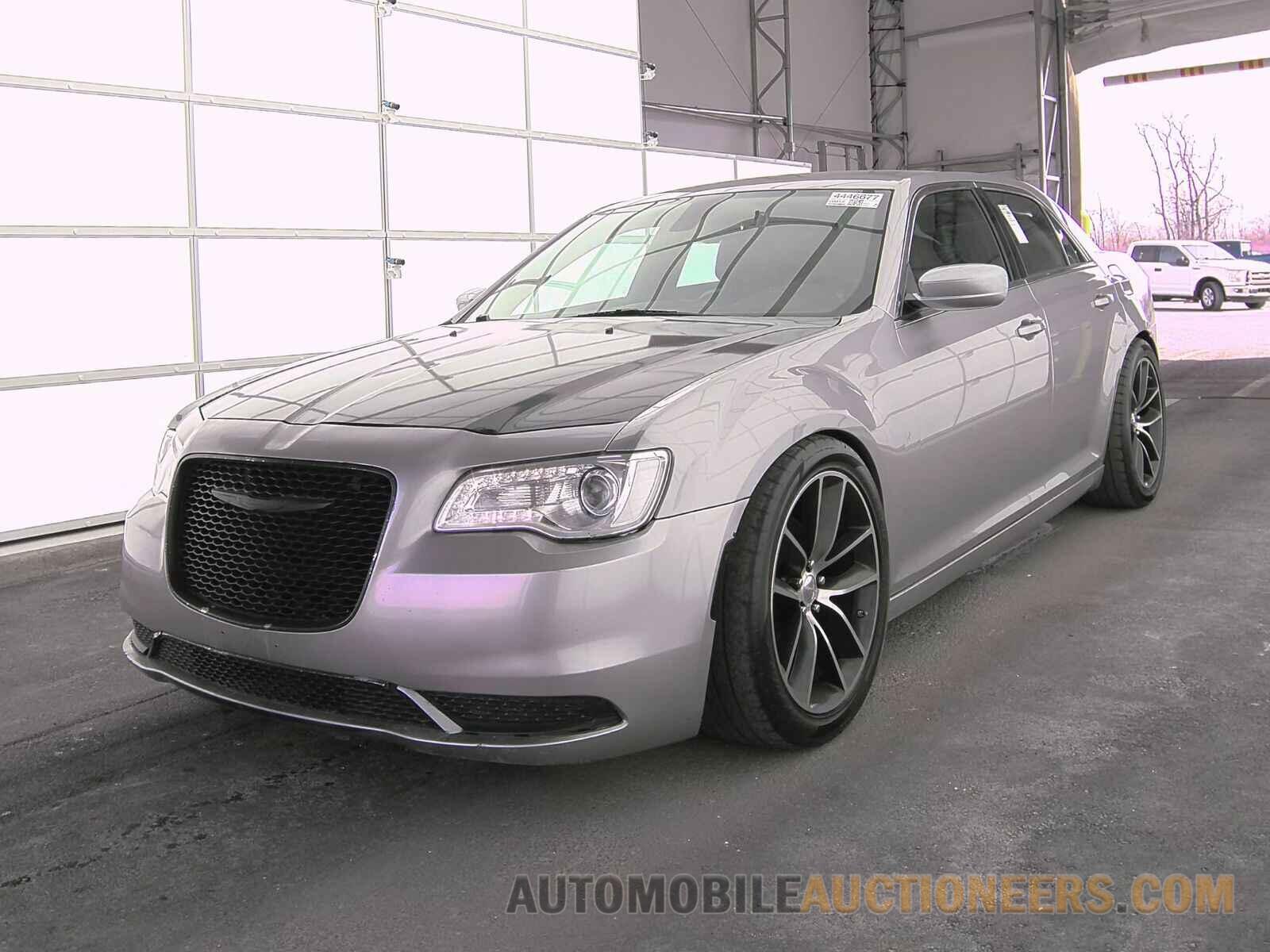 2C3CCARG8HH637403 Chrysler 300 2017