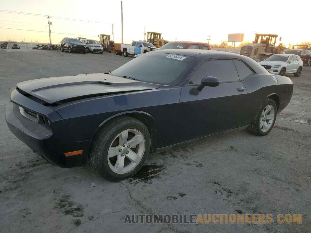 2C3CDYAGXDH682001 DODGE CHALLENGER 2013