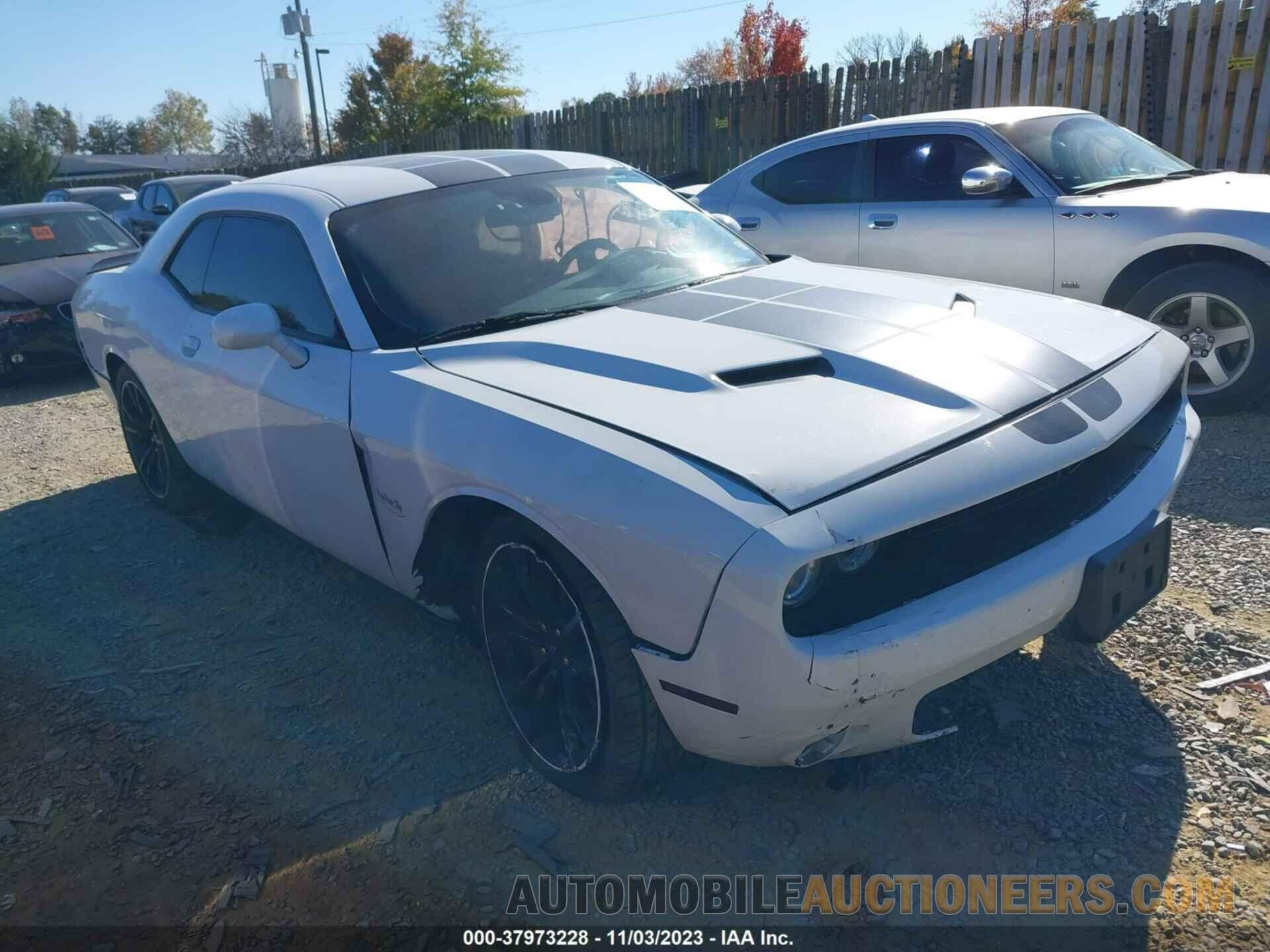 2C3CDZAG0JH178686 DODGE CHALLENGER 2018