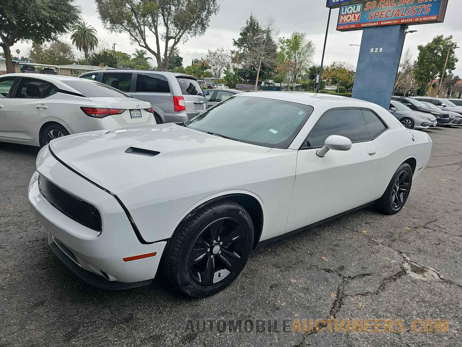 2C3CDZAG8GH275398 Dodge Challenger 2016