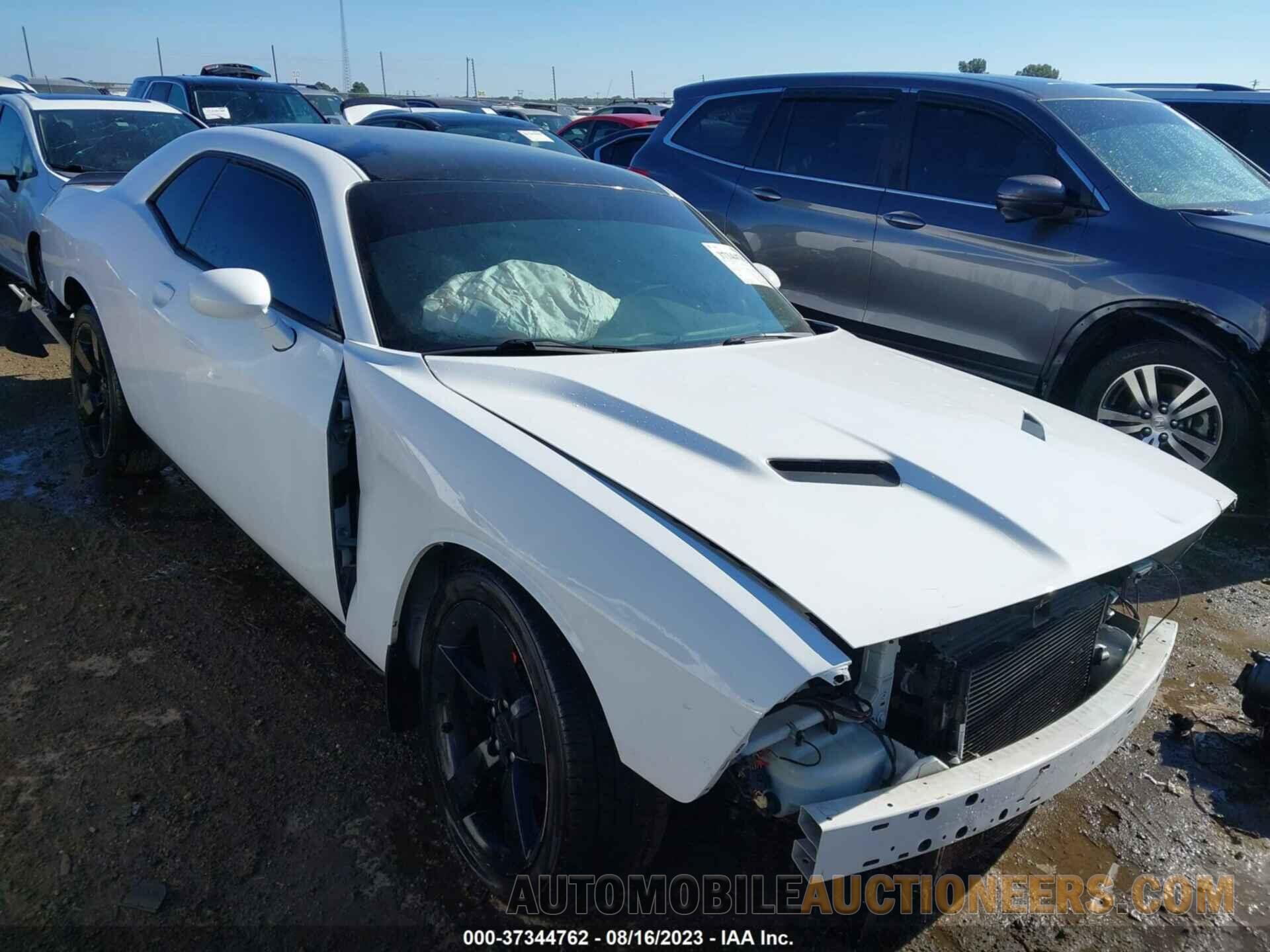 2C3CDZAGXJH305976 DODGE CHALLENGER 2018