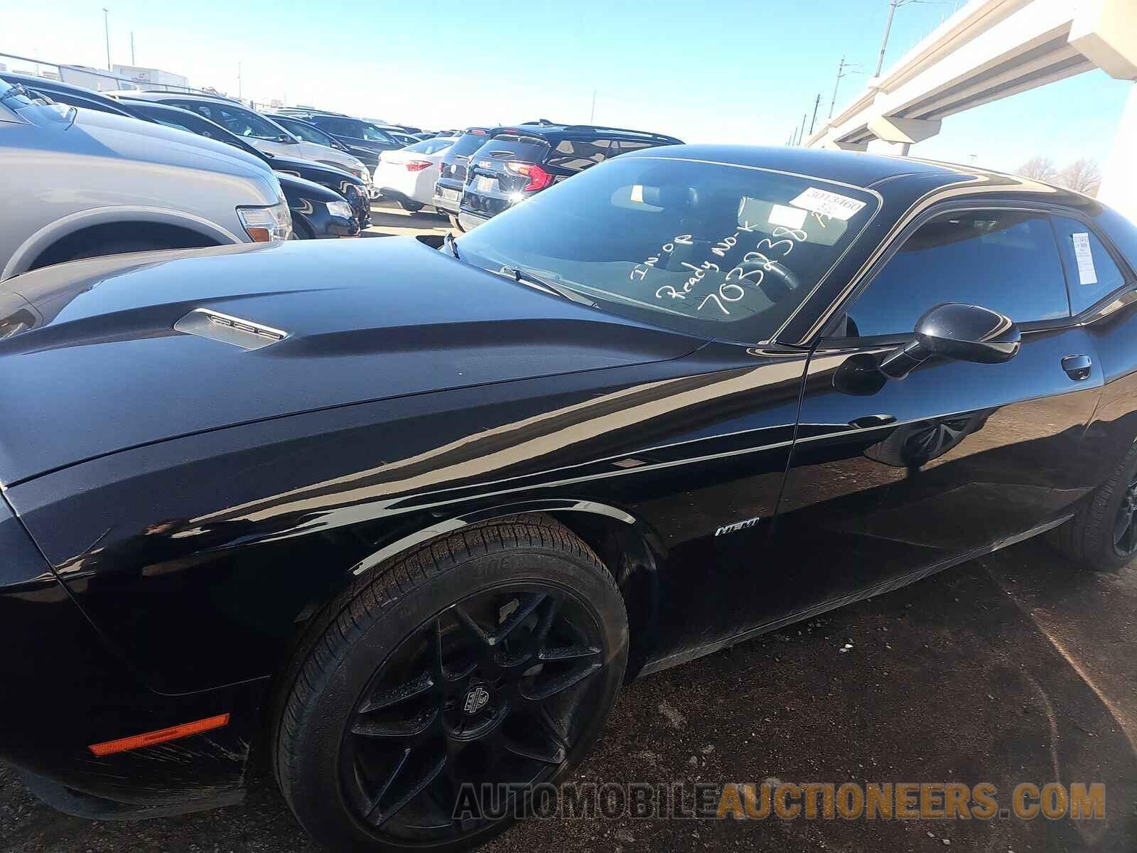 2C3CDZAT8FH703238 Dodge Challenger 2015