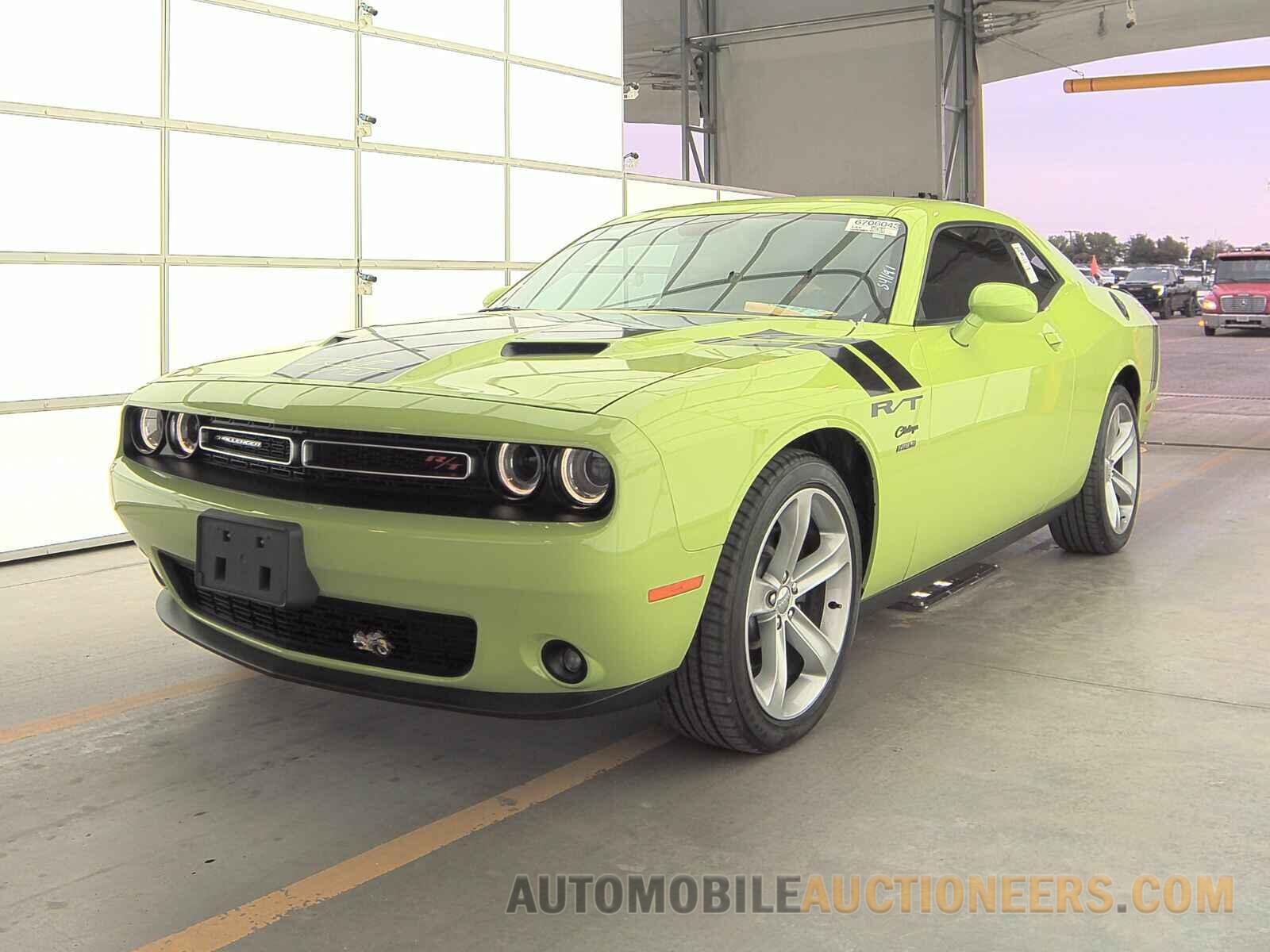 2C3CDZAT8FH712778 Dodge Challenger 2015