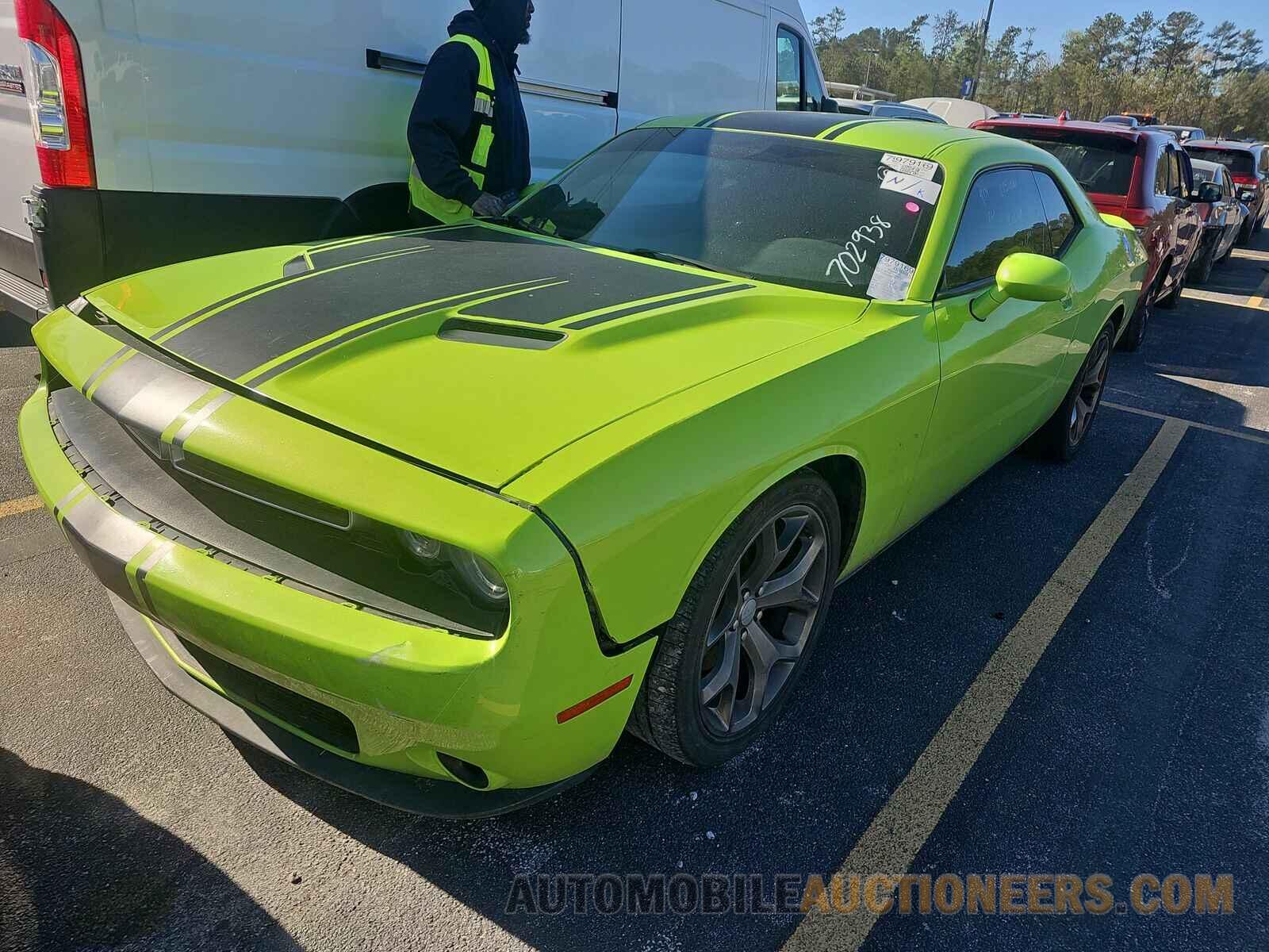 2C3CDZAT9FH702938 Dodge Challenger 2015