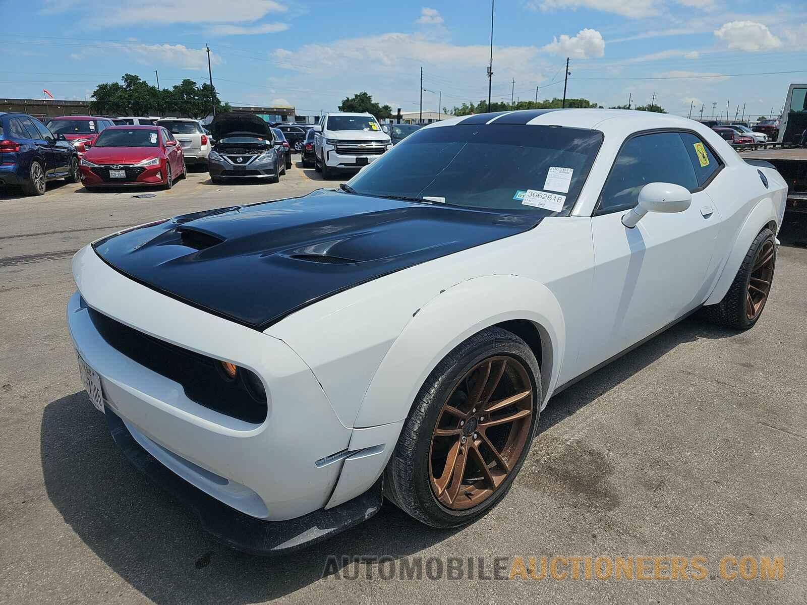 2C3CDZBT0GH136541 Dodge Challenger 2016