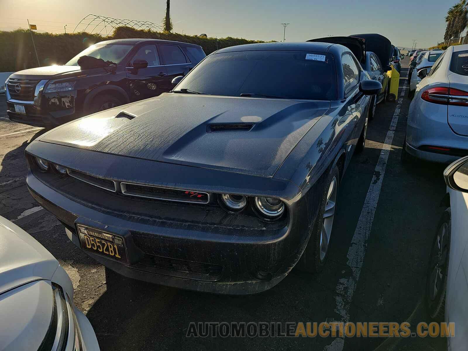 2C3CDZBT8JH310556 Dodge Challenger 2018