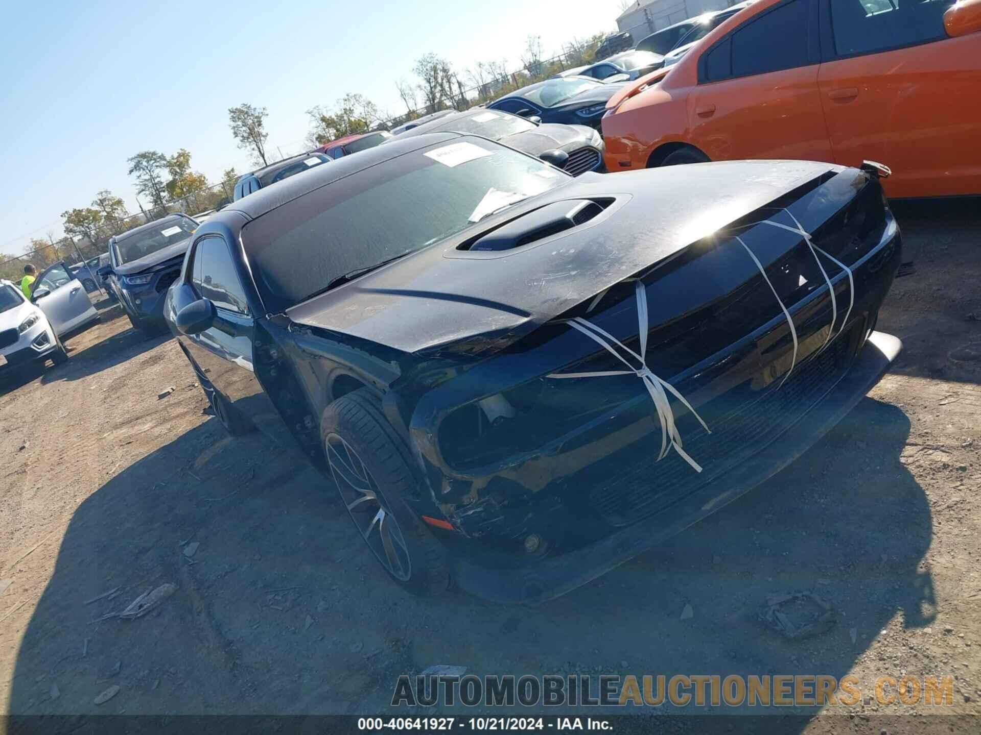 2C3CDZFJ0GH264061 DODGE CHALLENGER 2016