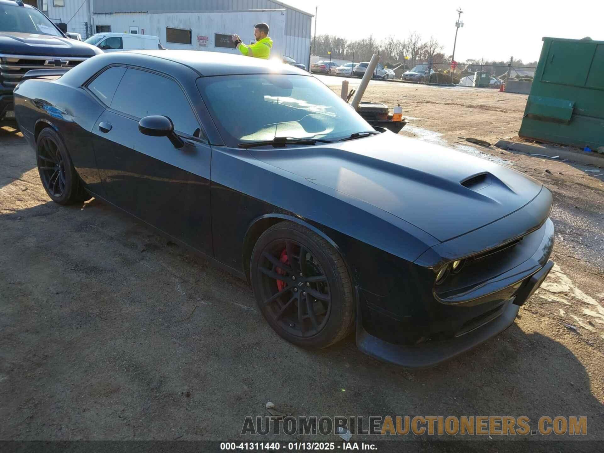 2C3CDZFJ0JH218723 DODGE CHALLENGER 2018