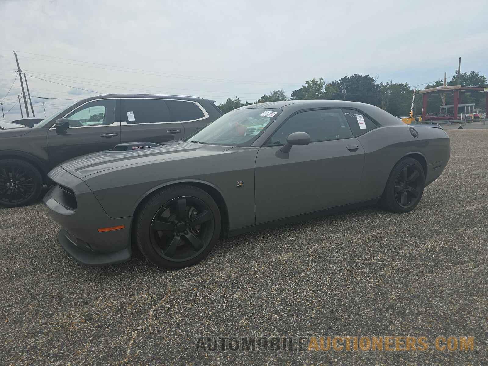 2C3CDZFJ2JH287672 Dodge Challenger 2018