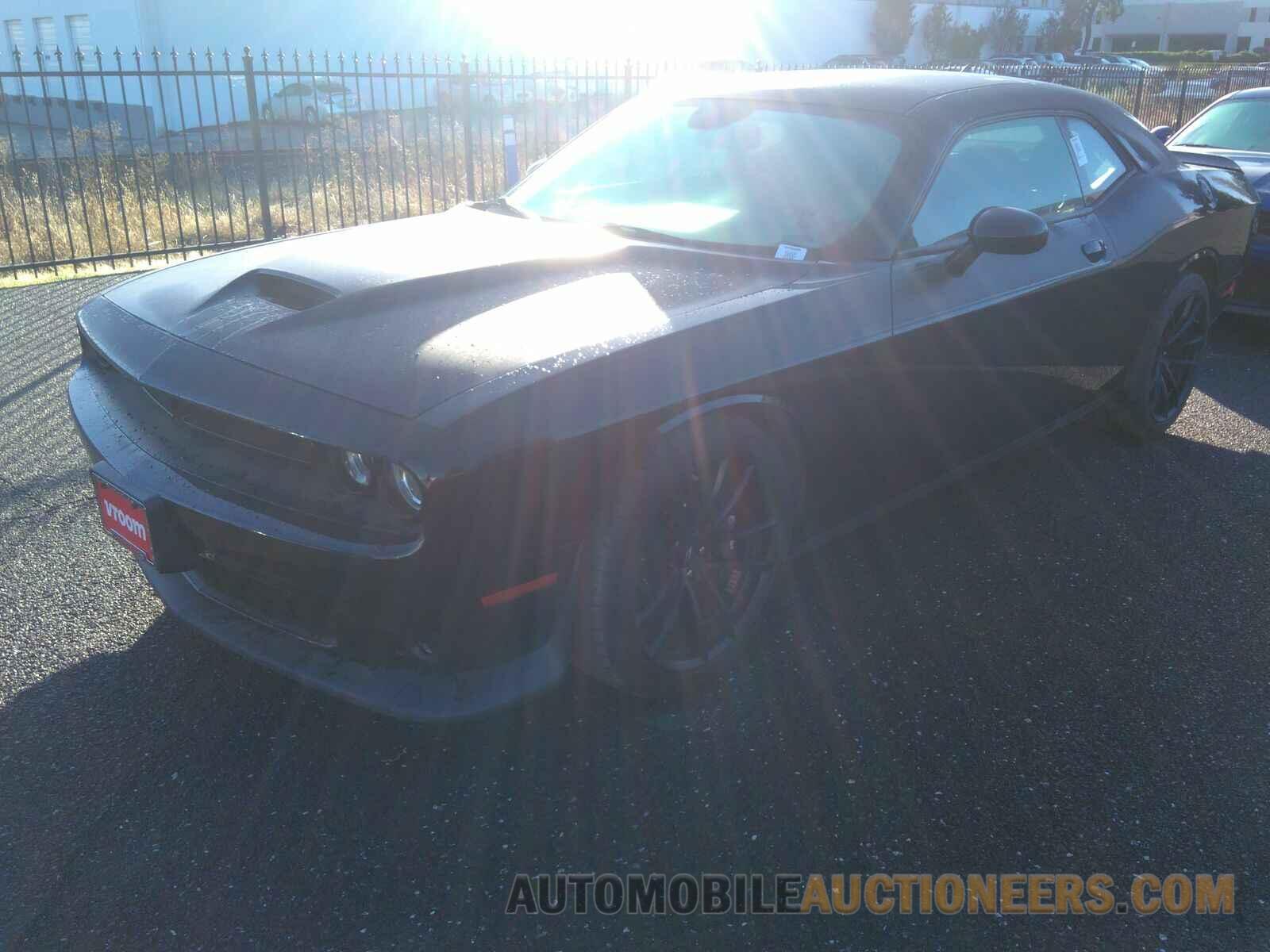 2C3CDZFJ5JH225196 Dodge Challenger 2018