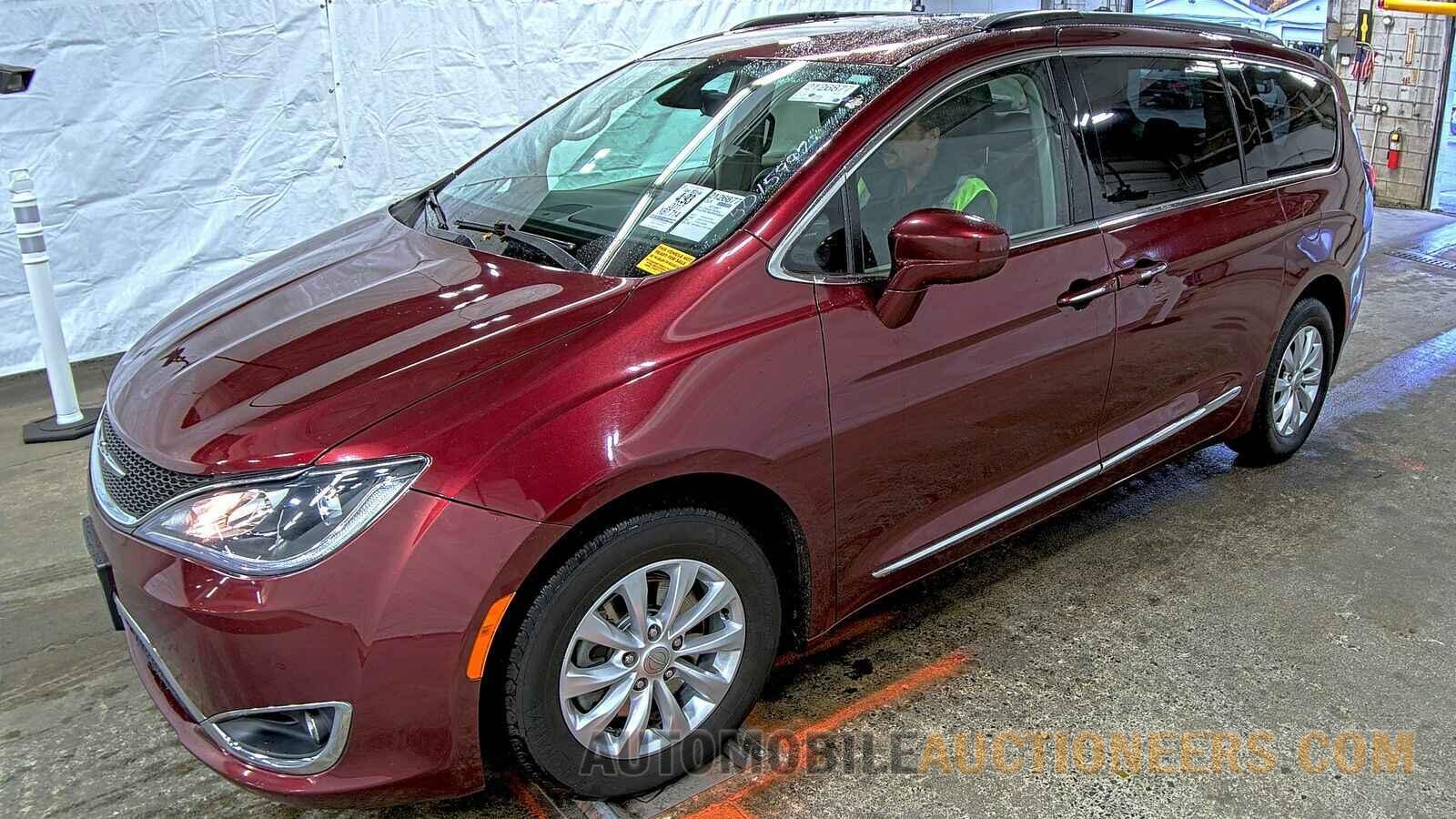 2C4RC1BG0HR756928 Chrysler Pacifica 2017