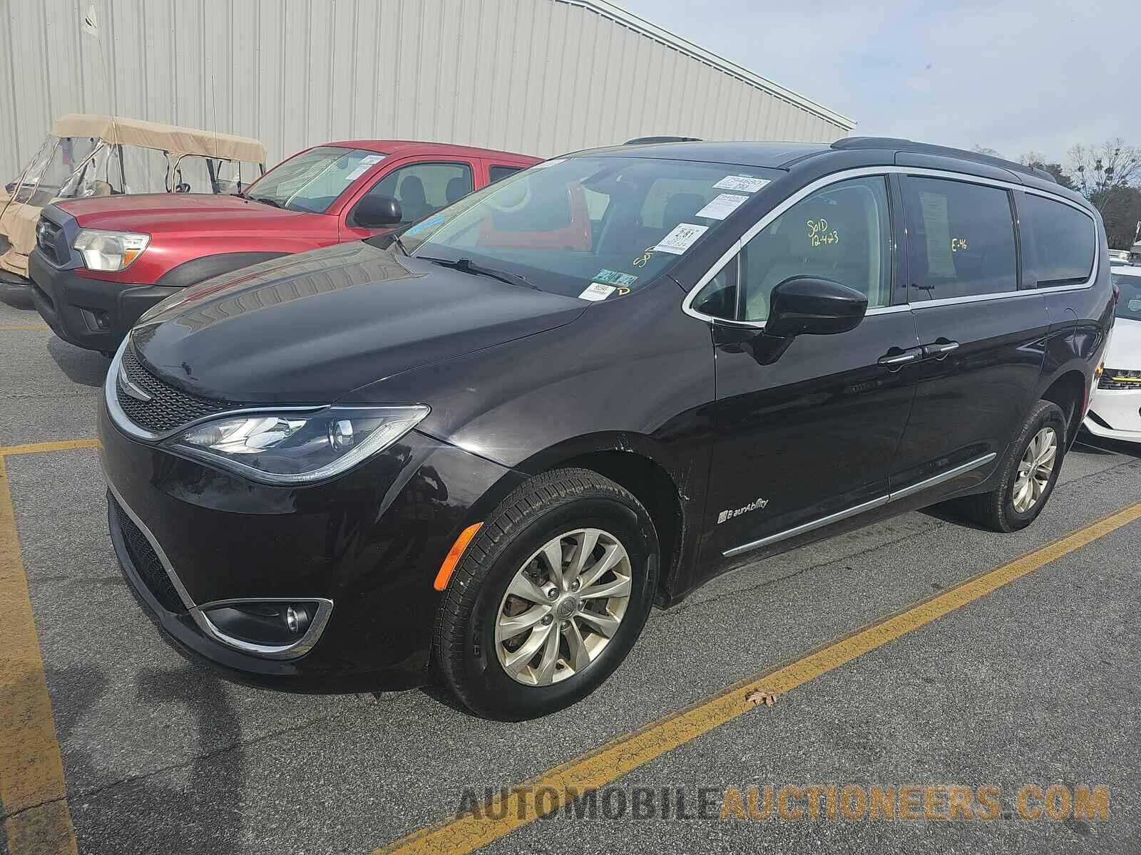 2C4RC1BG1HR831765 Chrysler Pacifica 2017