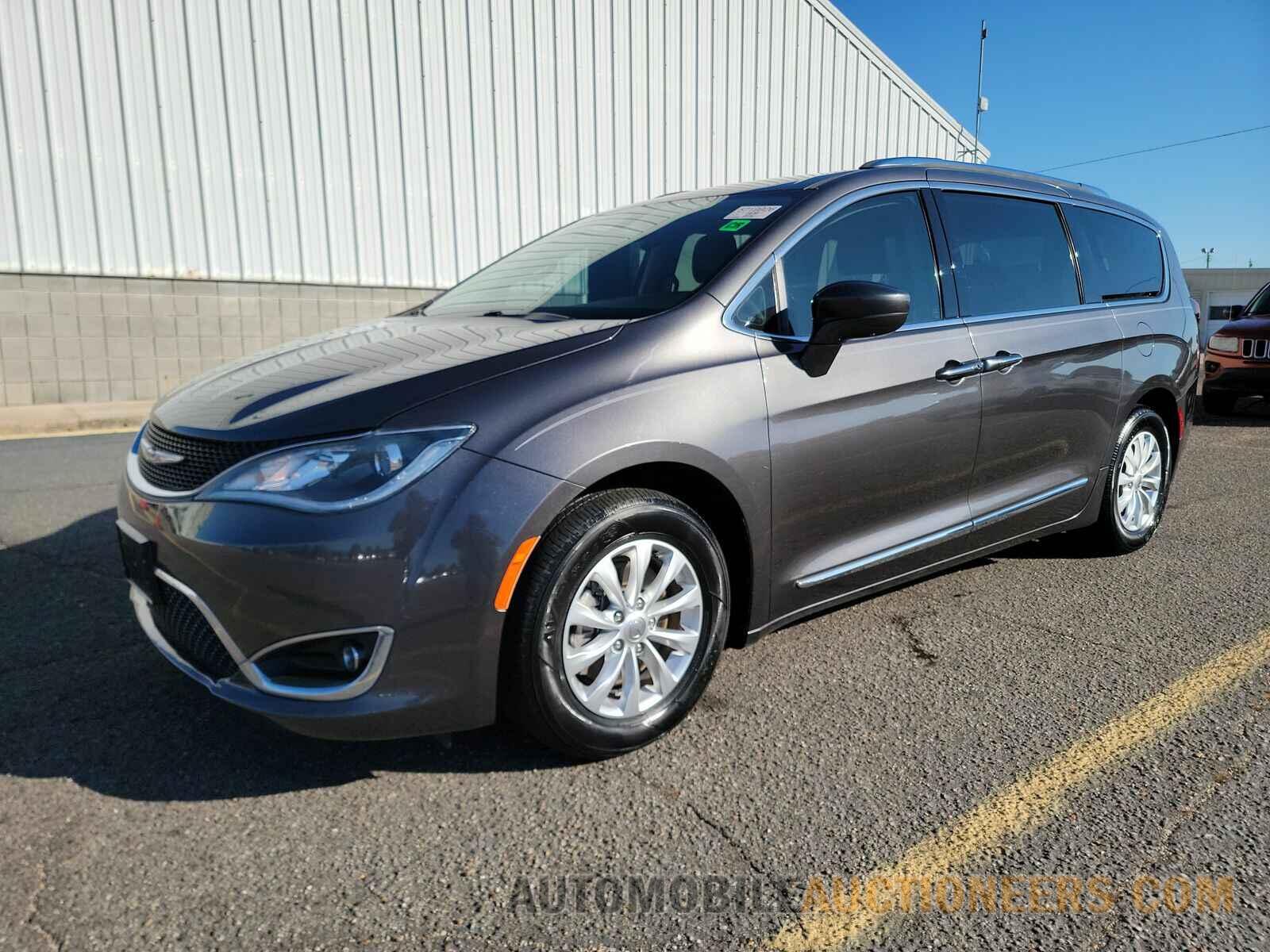 2C4RC1BG1JR172107 Chrysler Pacifica 2018