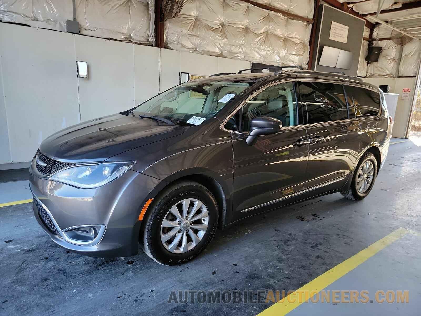 2C4RC1BG2KR685593 Chrysler Pacifica 2019